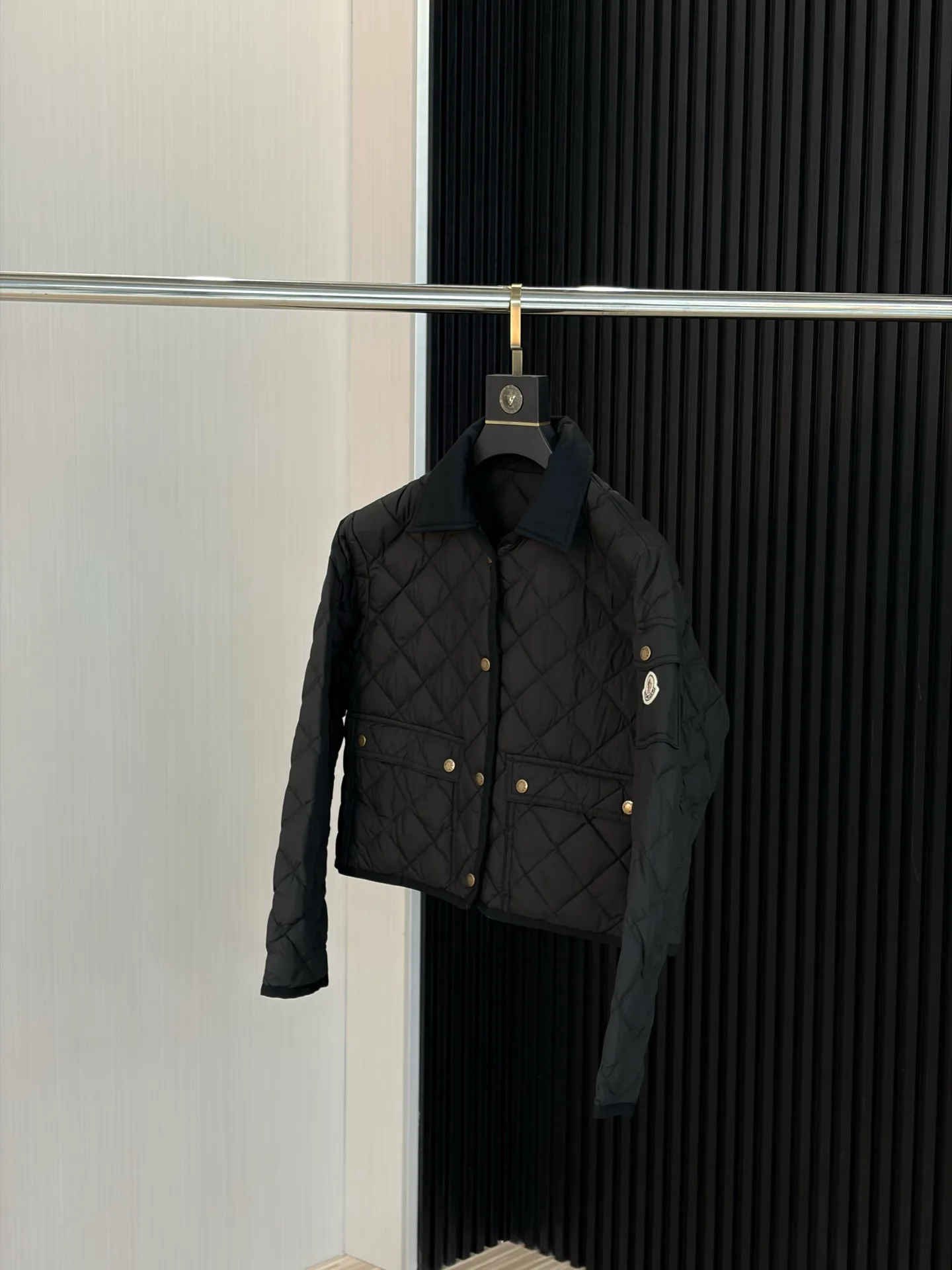 Куртки И Пуховики Женские Moncler 18600024