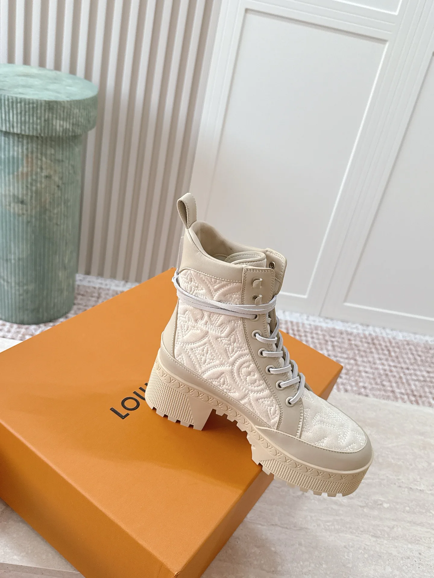 Ботинки Женские Louis Vuitton 18649855