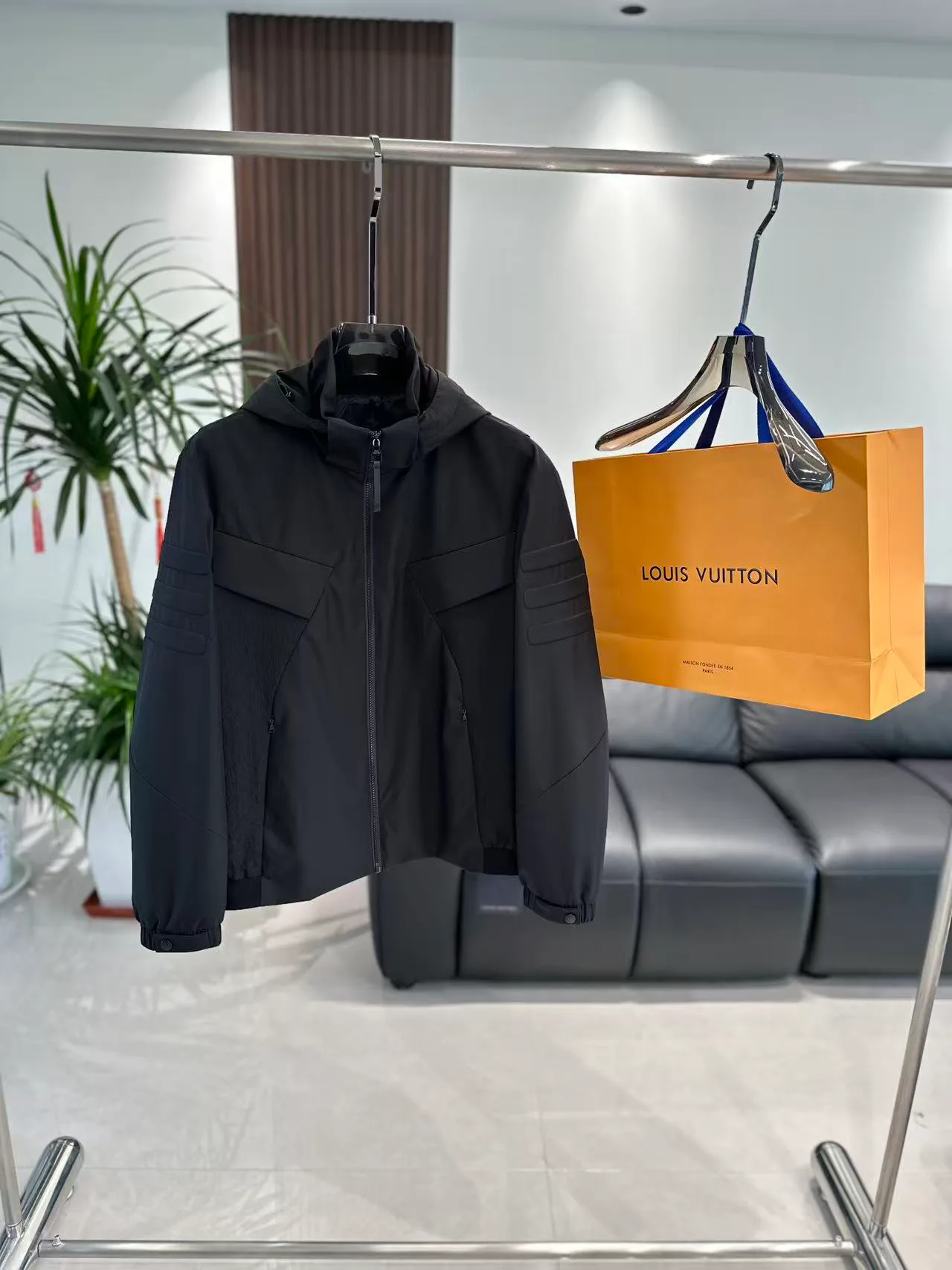 Men's Jackets And Down Jackets LOUIS VUITTON 18355711
