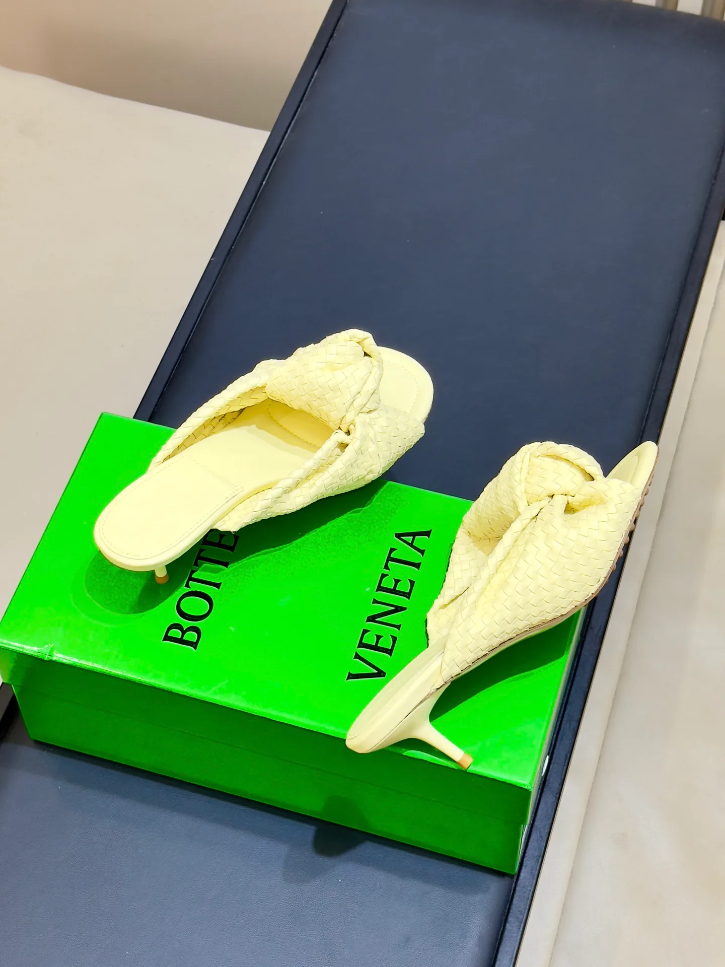 Women's Mules And Clogs BOTTEGA VENETA 18073354