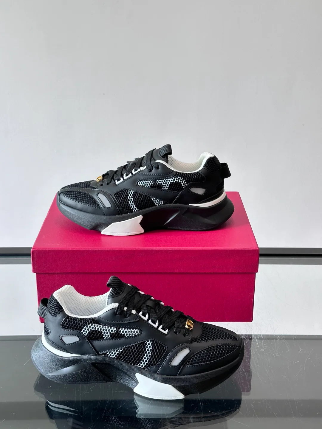 Men's Sneakers VALENTINO 17224118