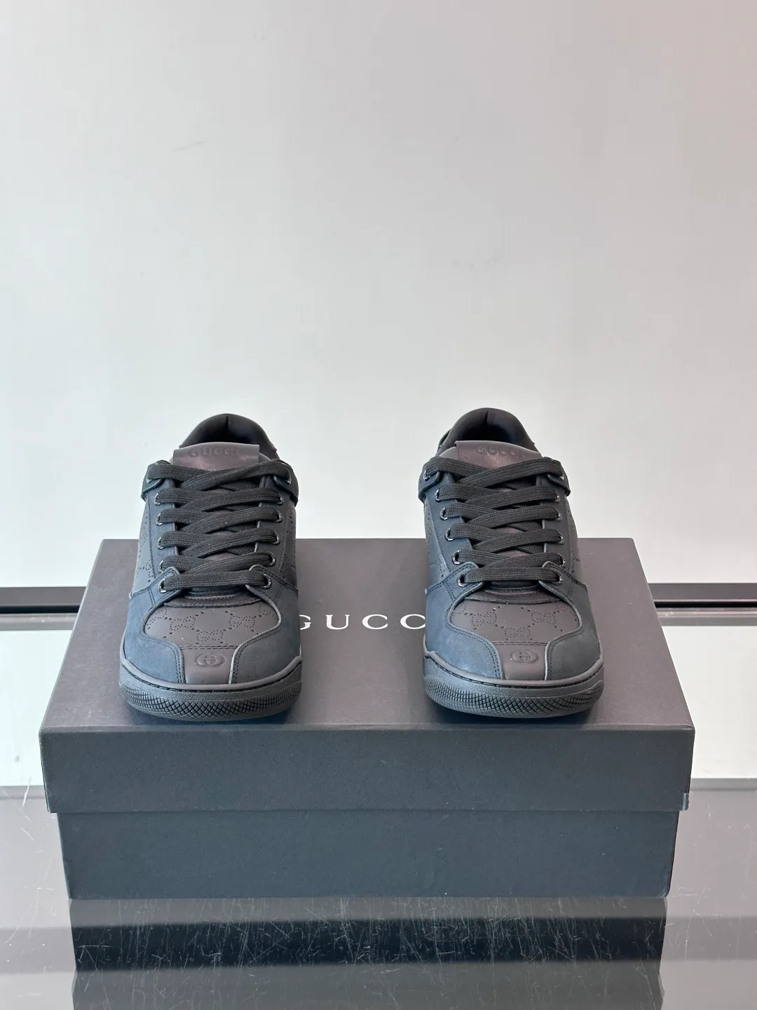 Women's Sneakers GUCCI 18449398