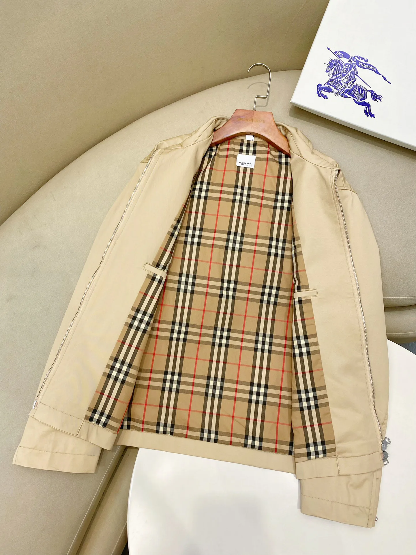 Men's Jackets And Down Jackets BURBERRY 18206406