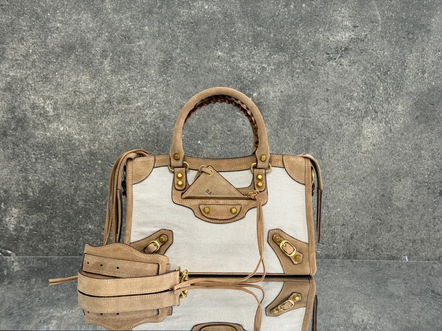 Классические Сумки Женские Balenciaga 18608594