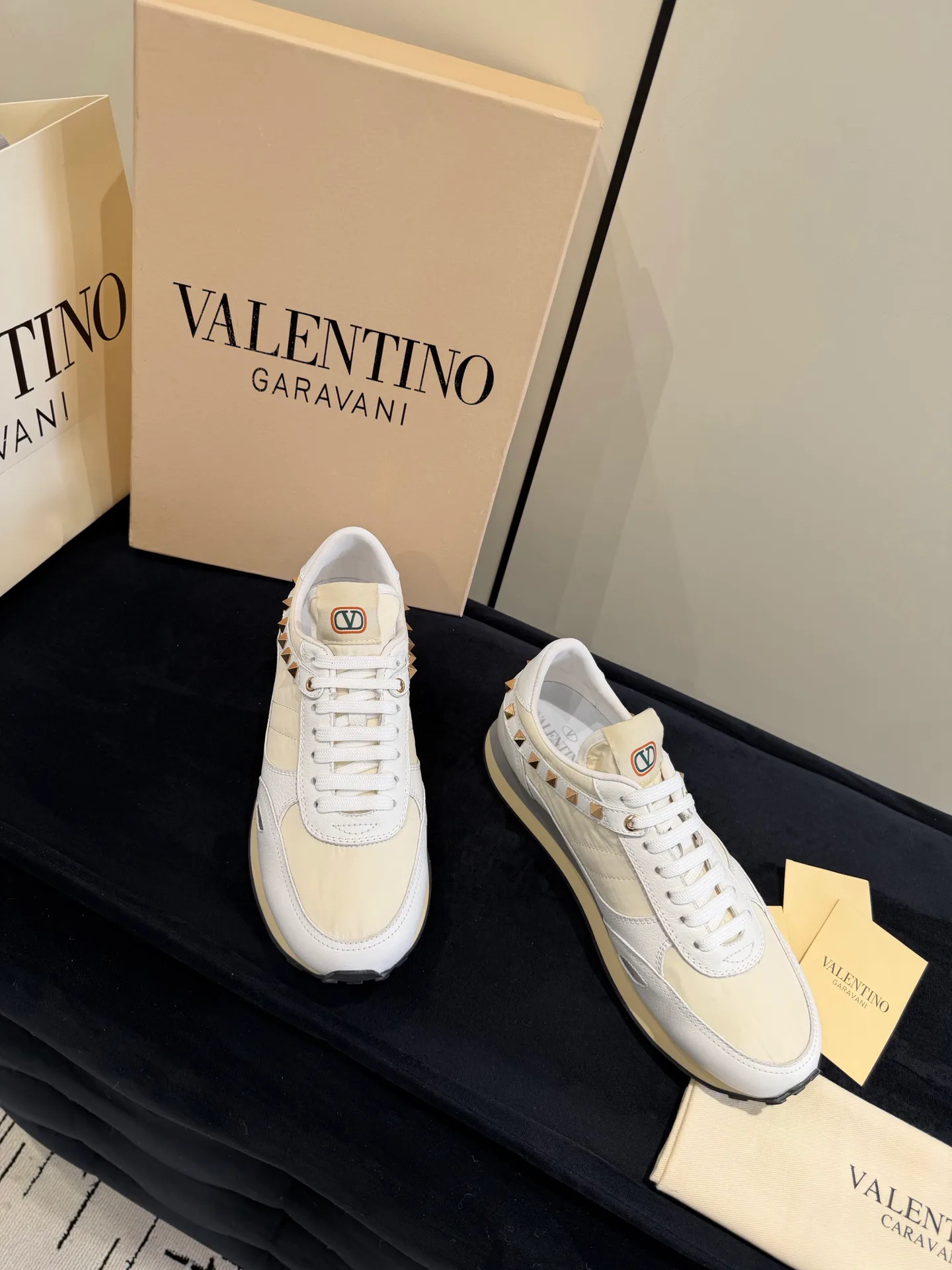 Women's Sneakers VALENTINO 18420825