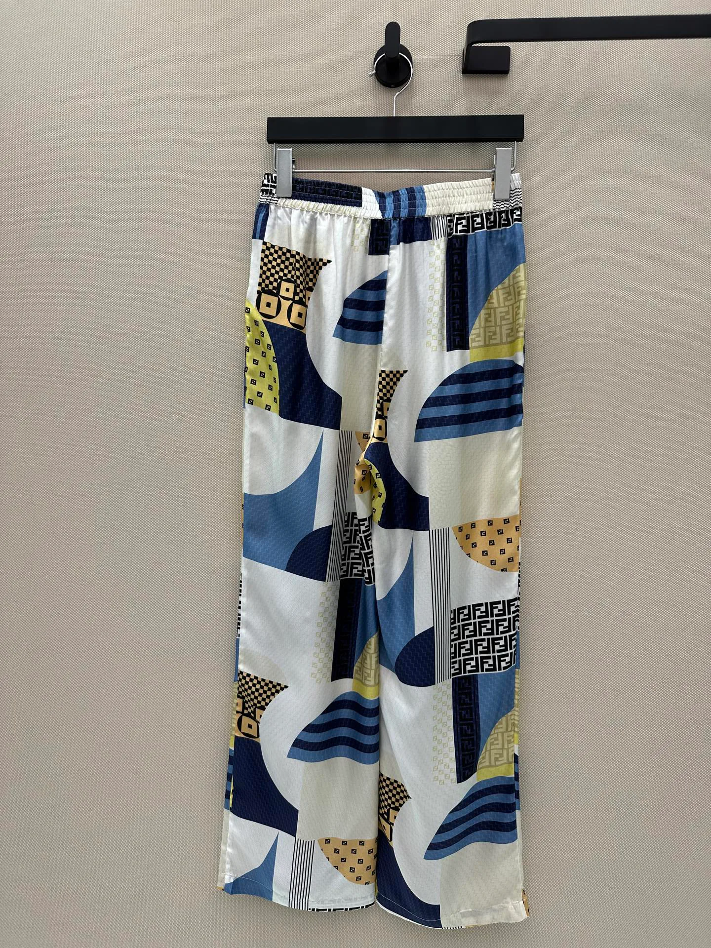 Women's Trousers FENDI 17953282