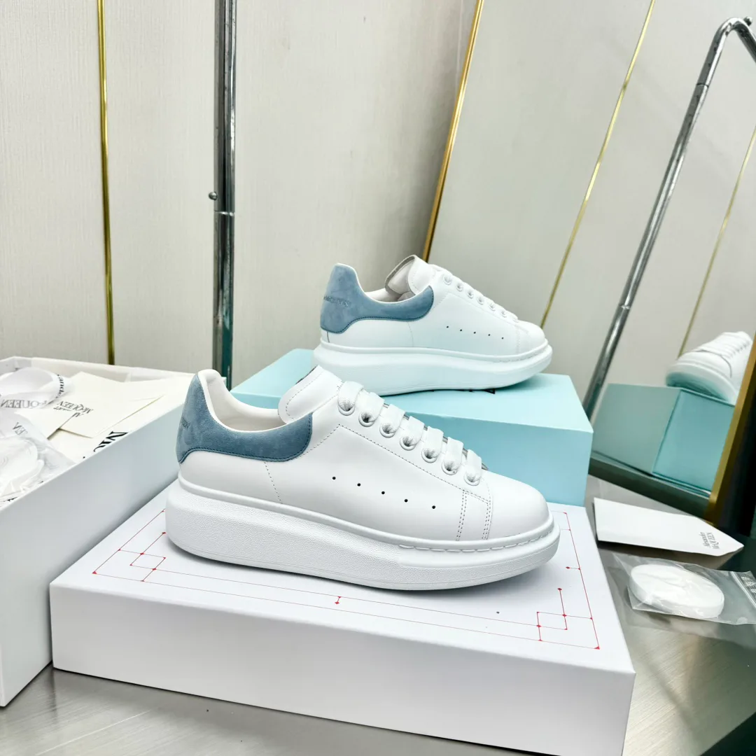 Women's Sneakers ALEXANDER MCQUEEN 18011244