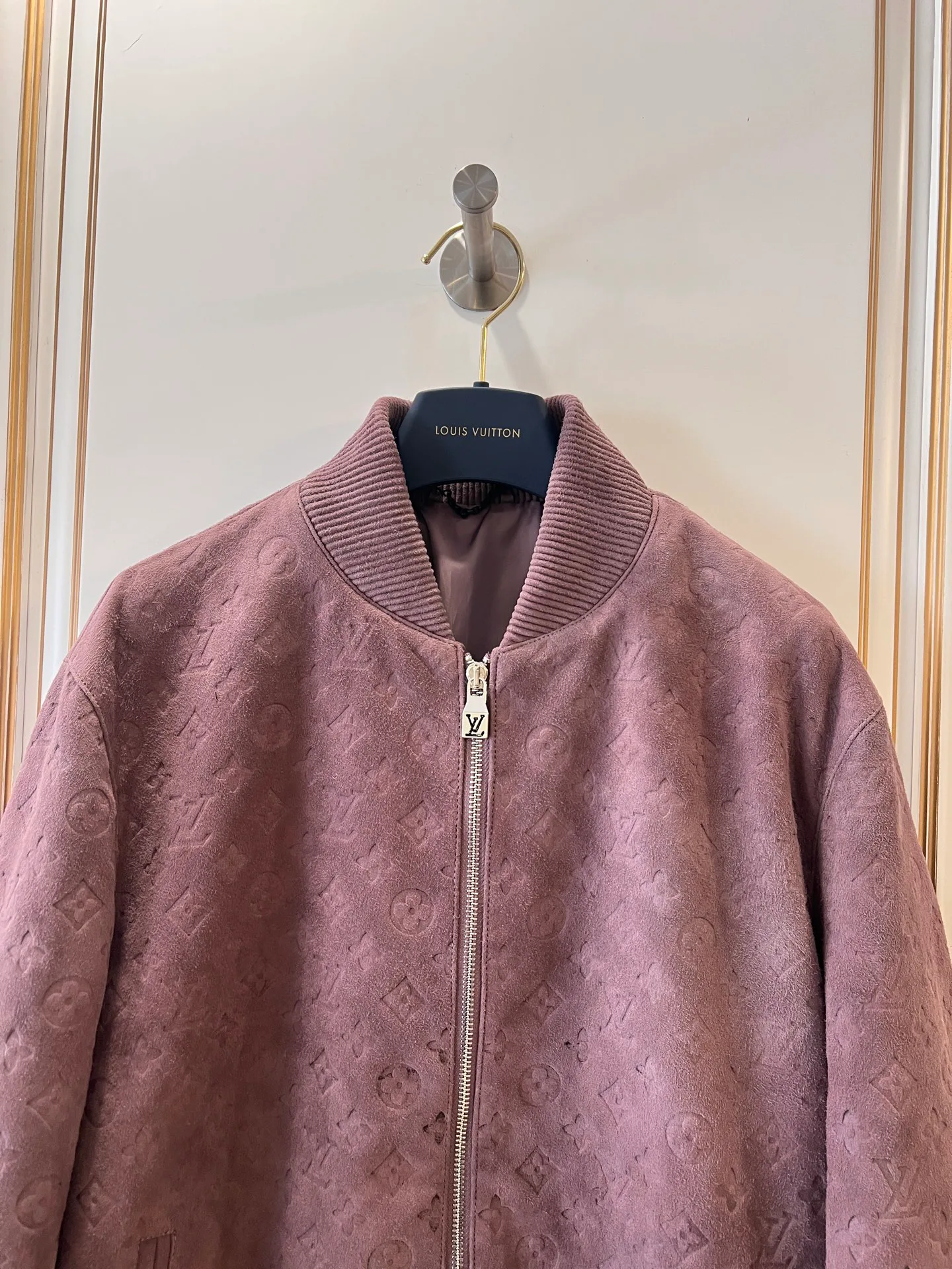 Women's Leather Jackets And Sheepskin Coats LOUIS VUITTON 18409004