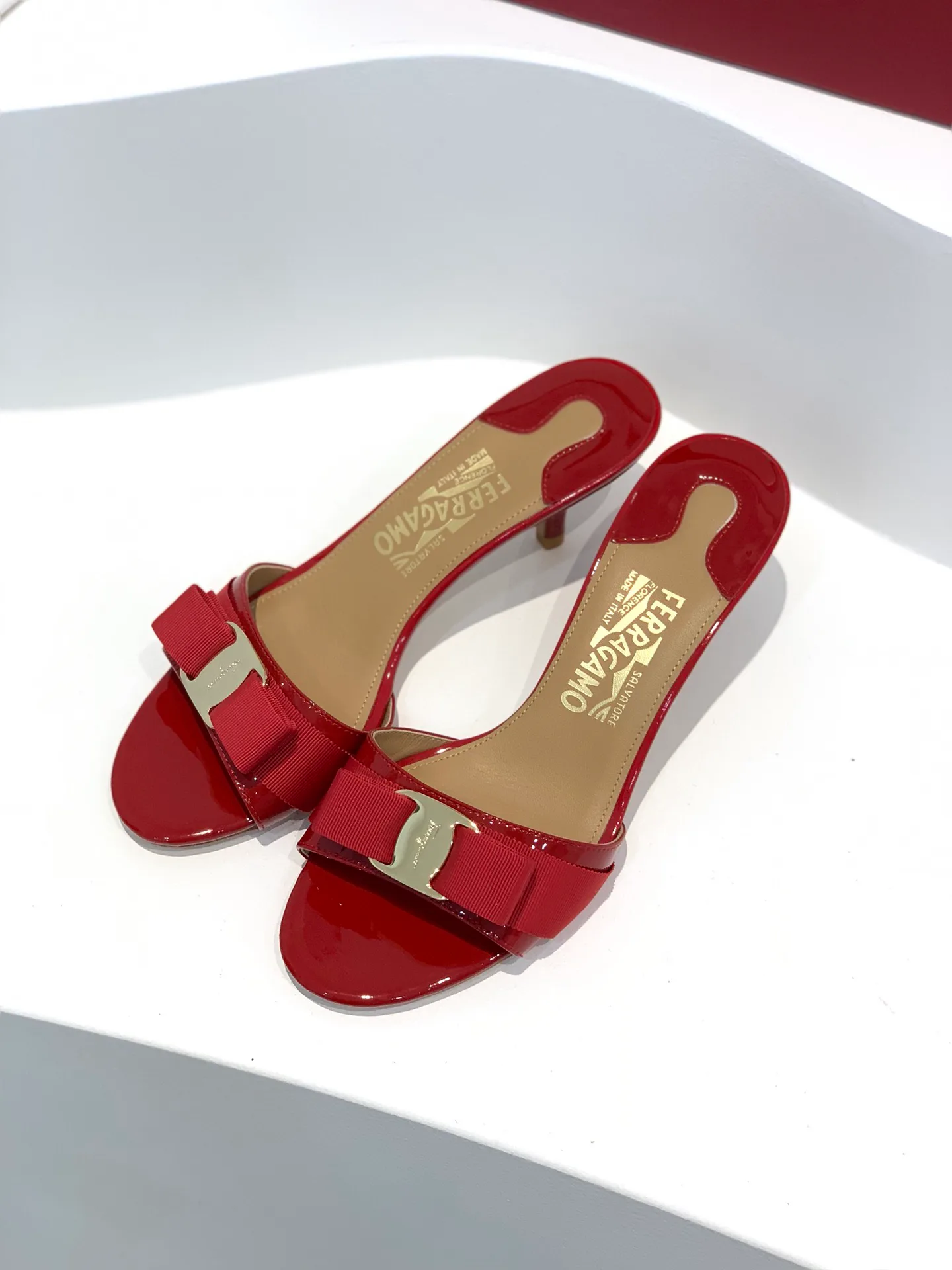 Women's Open-Toe Sandals SALVATORE FERRAGAMO 17642541