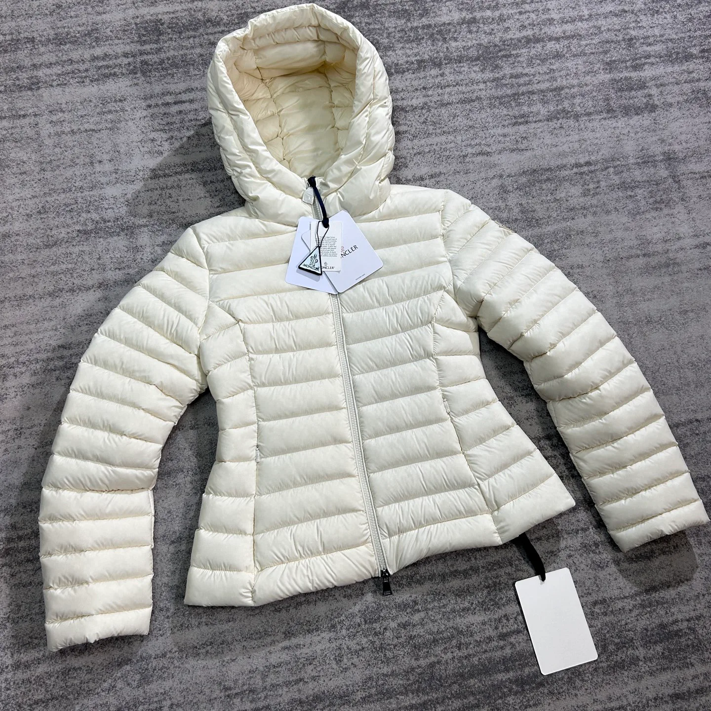 Women's Jackets And Down Jackets MONCLER 18133812