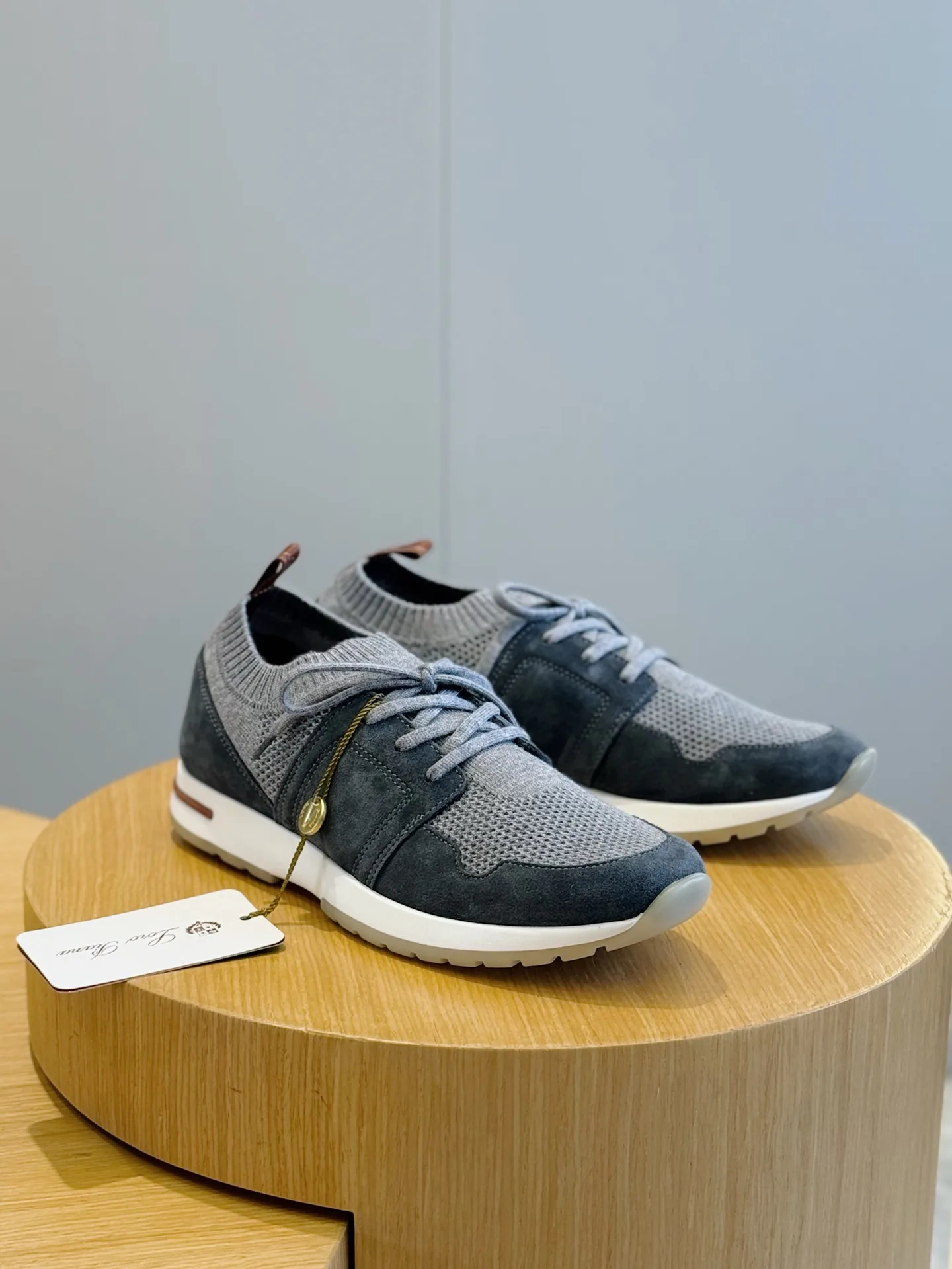 Men's Sneakers LORO PIANA 18380110