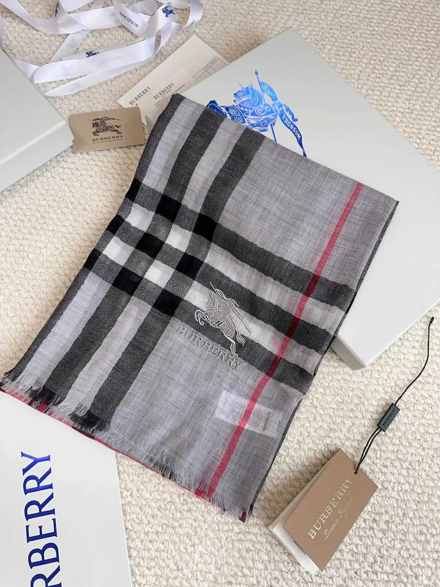 Scarves BURBERRY 18476738