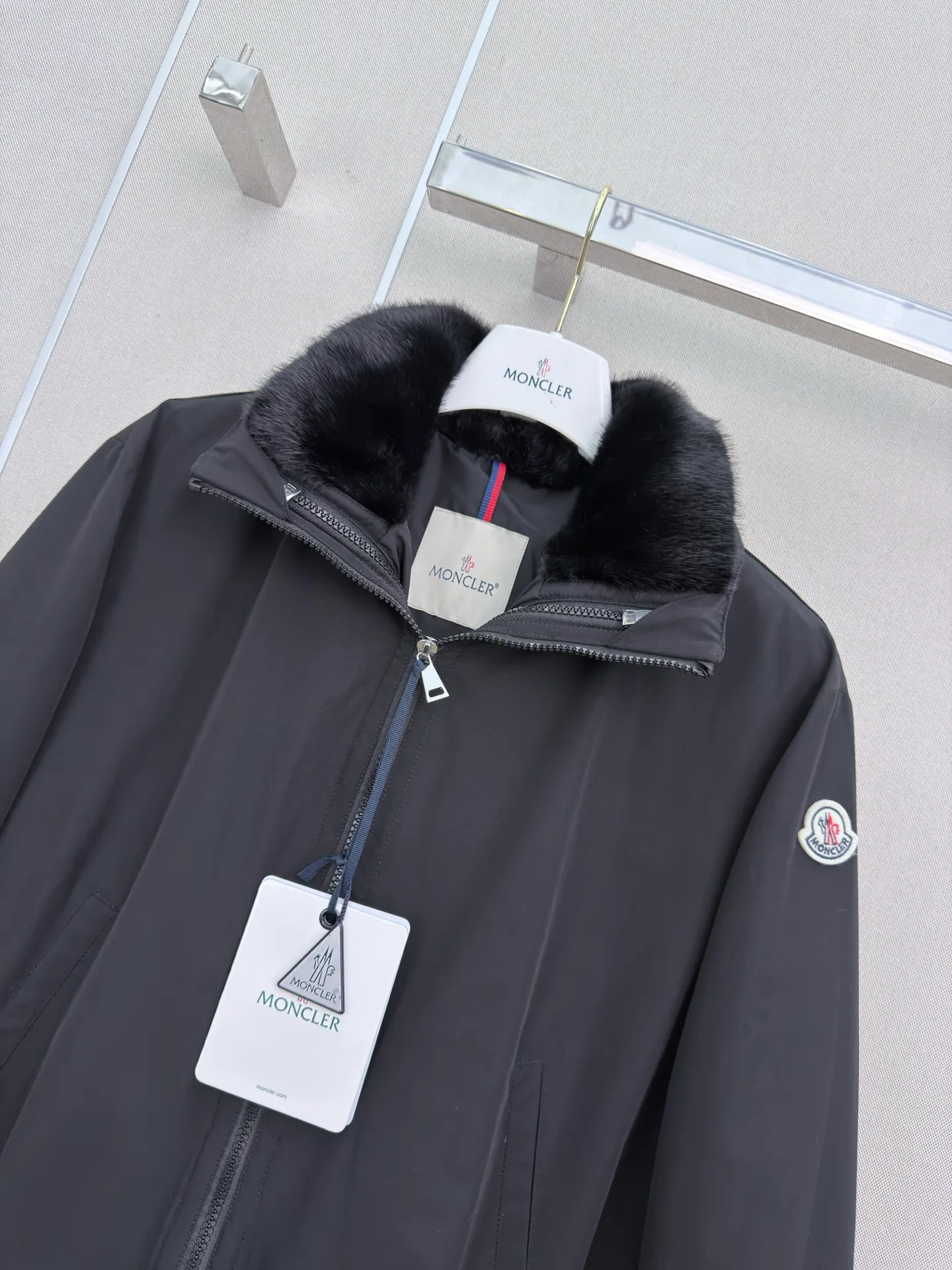Women's Jackets And Down Jackets MONCLER 17919448