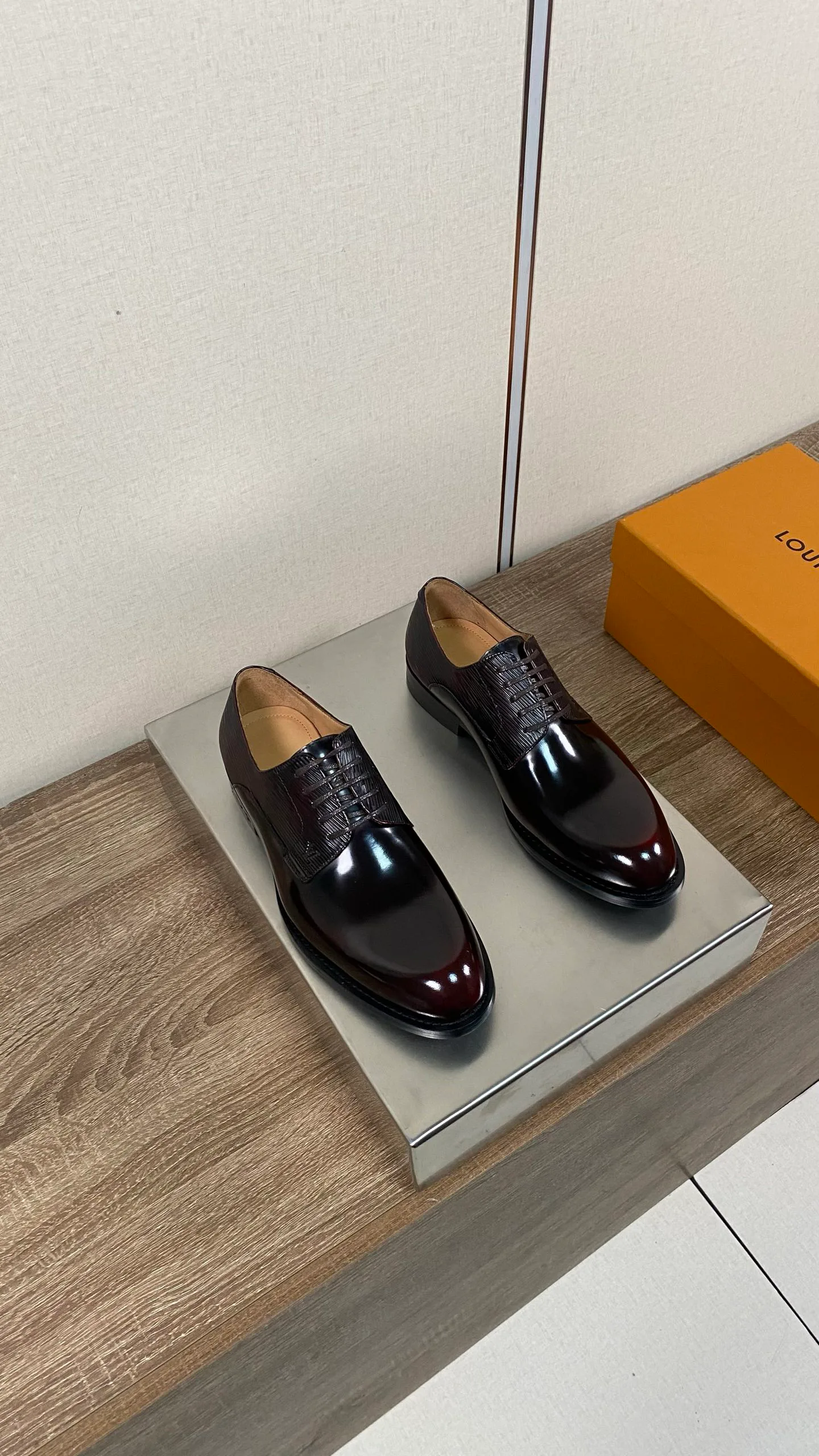 Men's Loafers And Dress Shoes LOUIS VUITTON 18078682