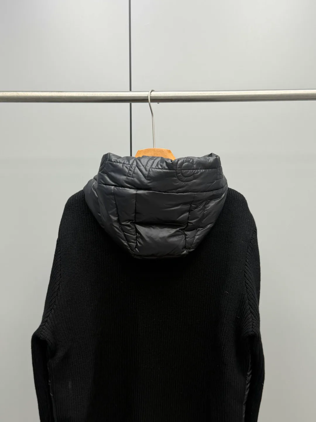 Women's Jackets And Down Jackets MONCLER 18450485
