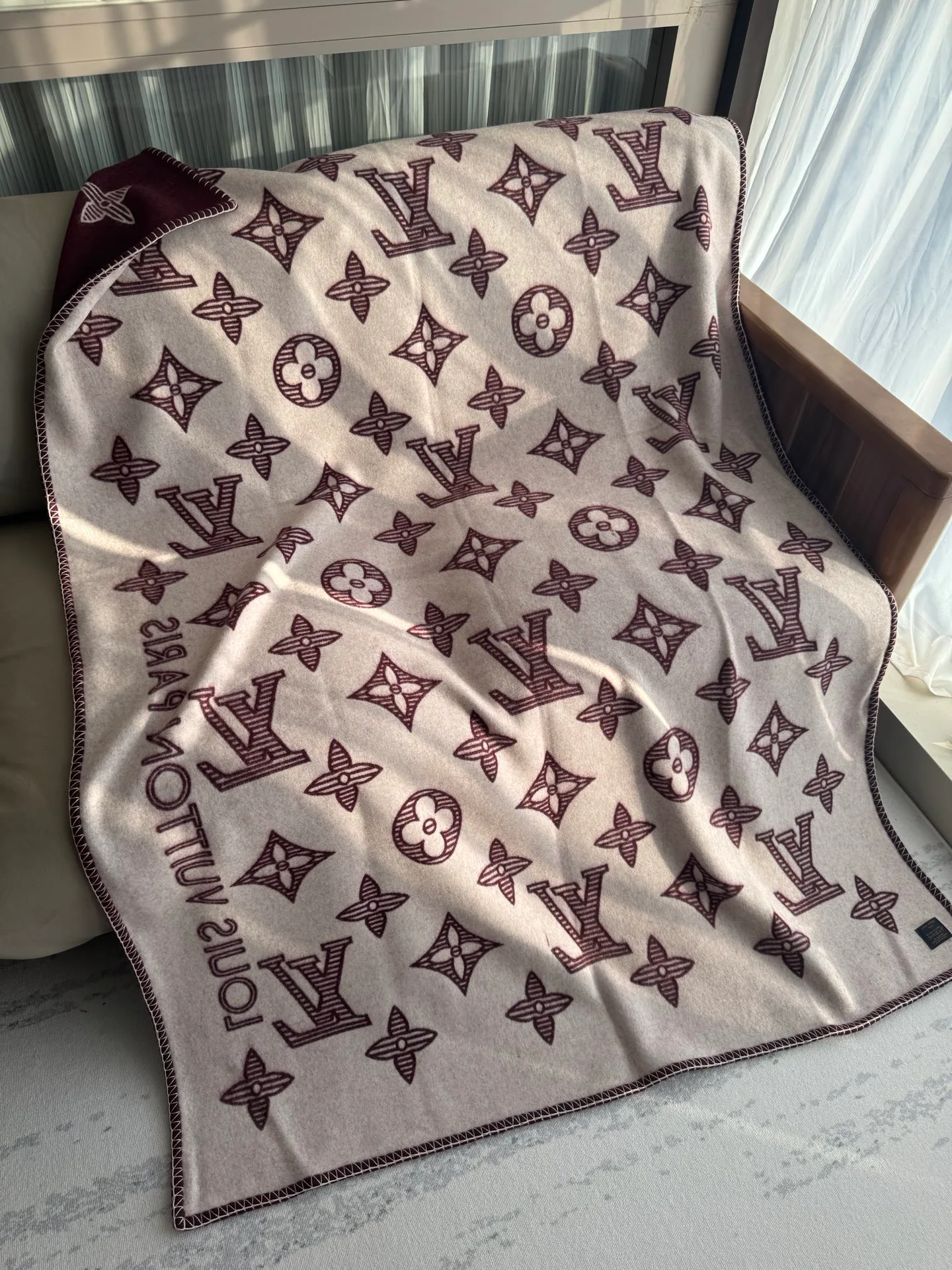Textiles LOUIS VUITTON 18361609