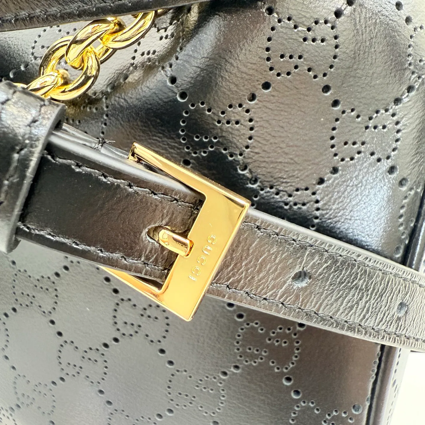 Women's Classic Handbags GUCCI 17872504
