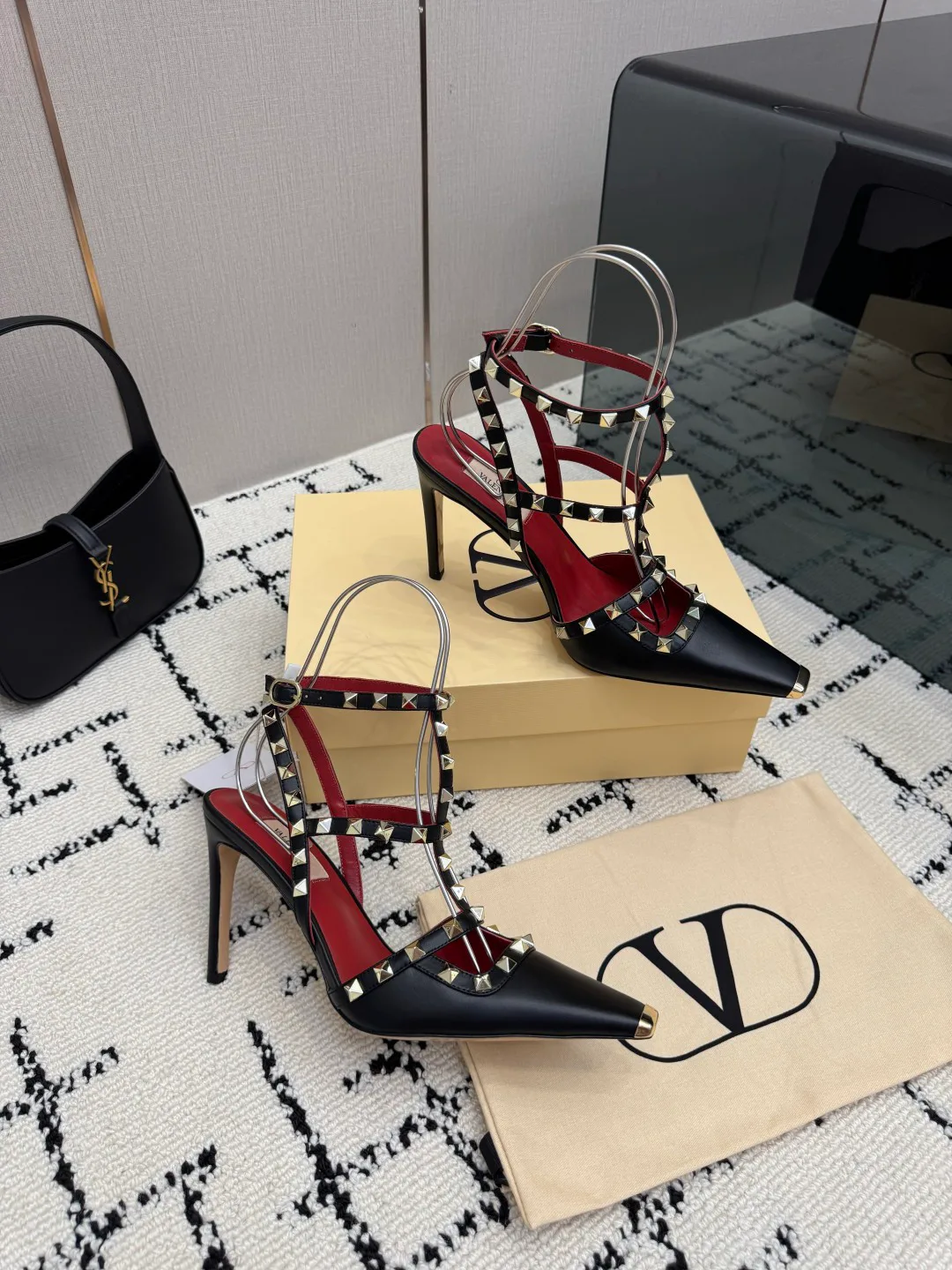 Women's Open-Toe Sandals VALENTINO 17594493
