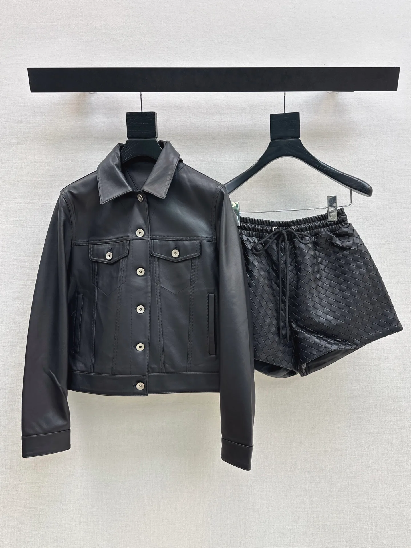 Women's Leather Jackets And Sheepskin Coats BOTTEGA VENETA 18173027