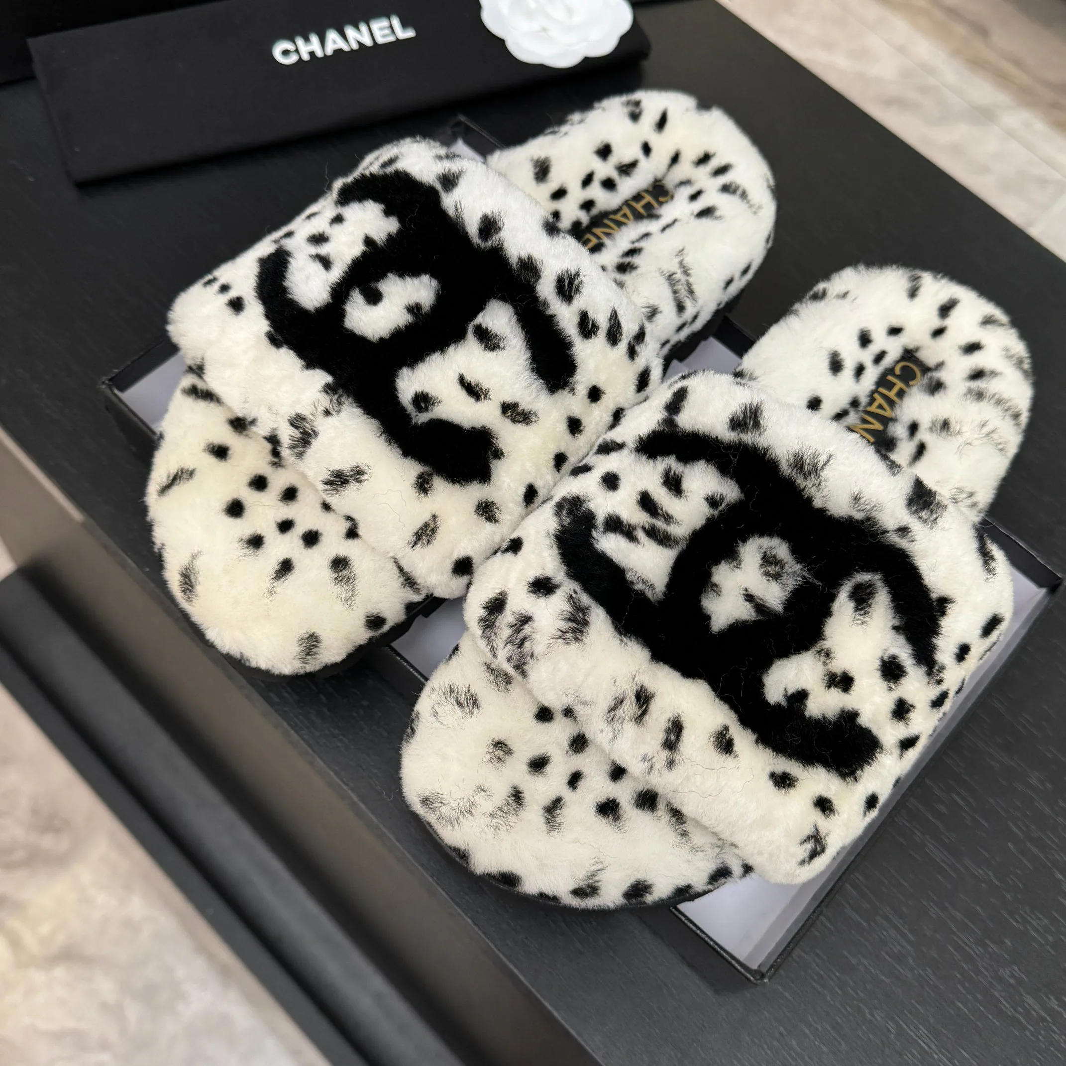 Women's Slippers CHANEL 18062756