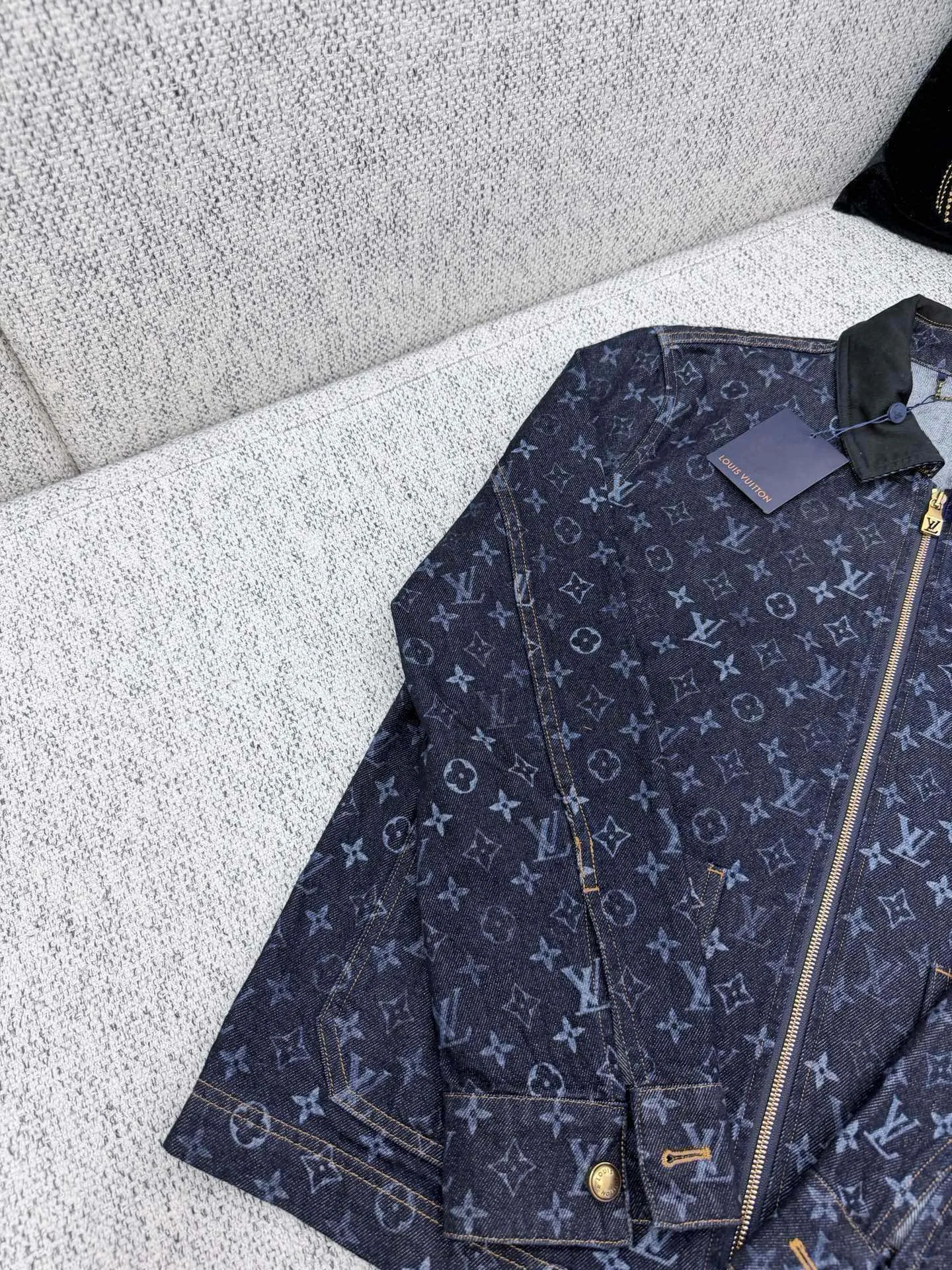 Men's Jackets And Down Jackets LOUIS VUITTON 18343239