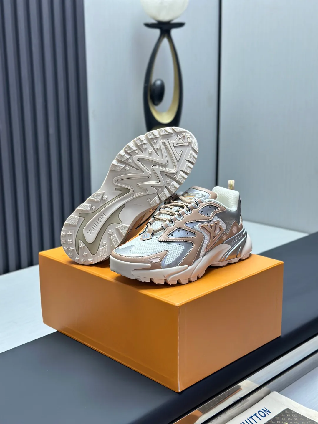 Men's Sneakers LOUIS VUITTON 18211993