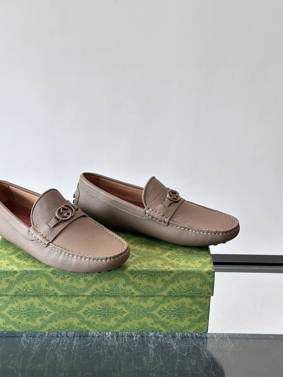 Men's Loafers And Dress Shoes GUCCI 17588558