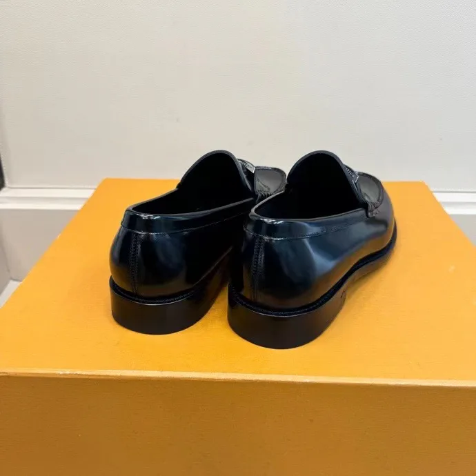 Men's Loafers And Dress Shoes LOUIS VUITTON 18193944