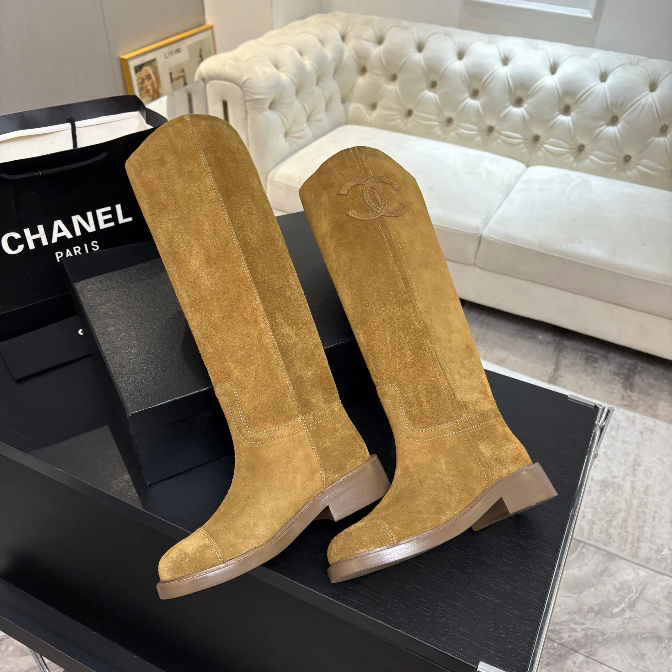 Women's Boots CHANEL 18062787