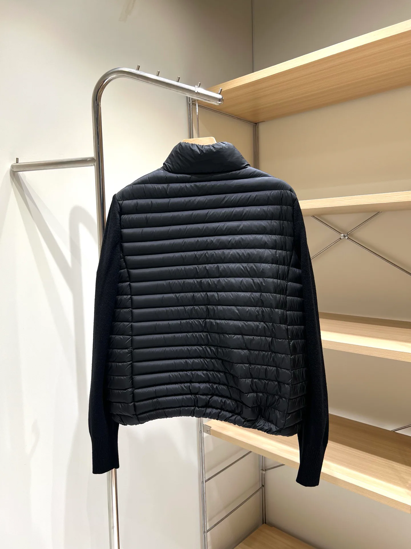 Women's Jackets And Down Jackets MONCLER 18043620