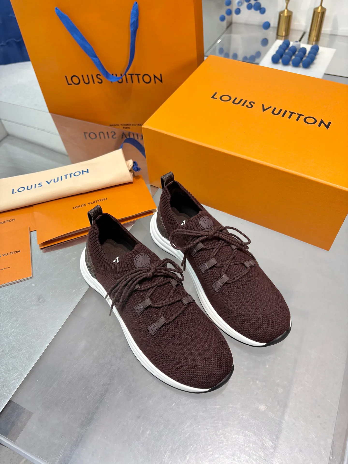 Women's Sneakers LOUIS VUITTON 18055133
