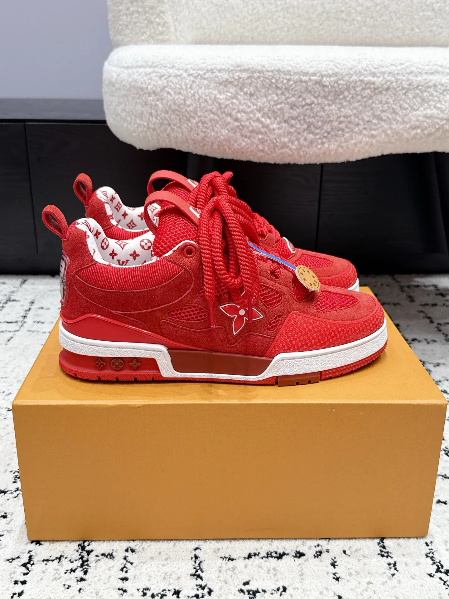 Women's Sneakers LOUIS VUITTON 17044287