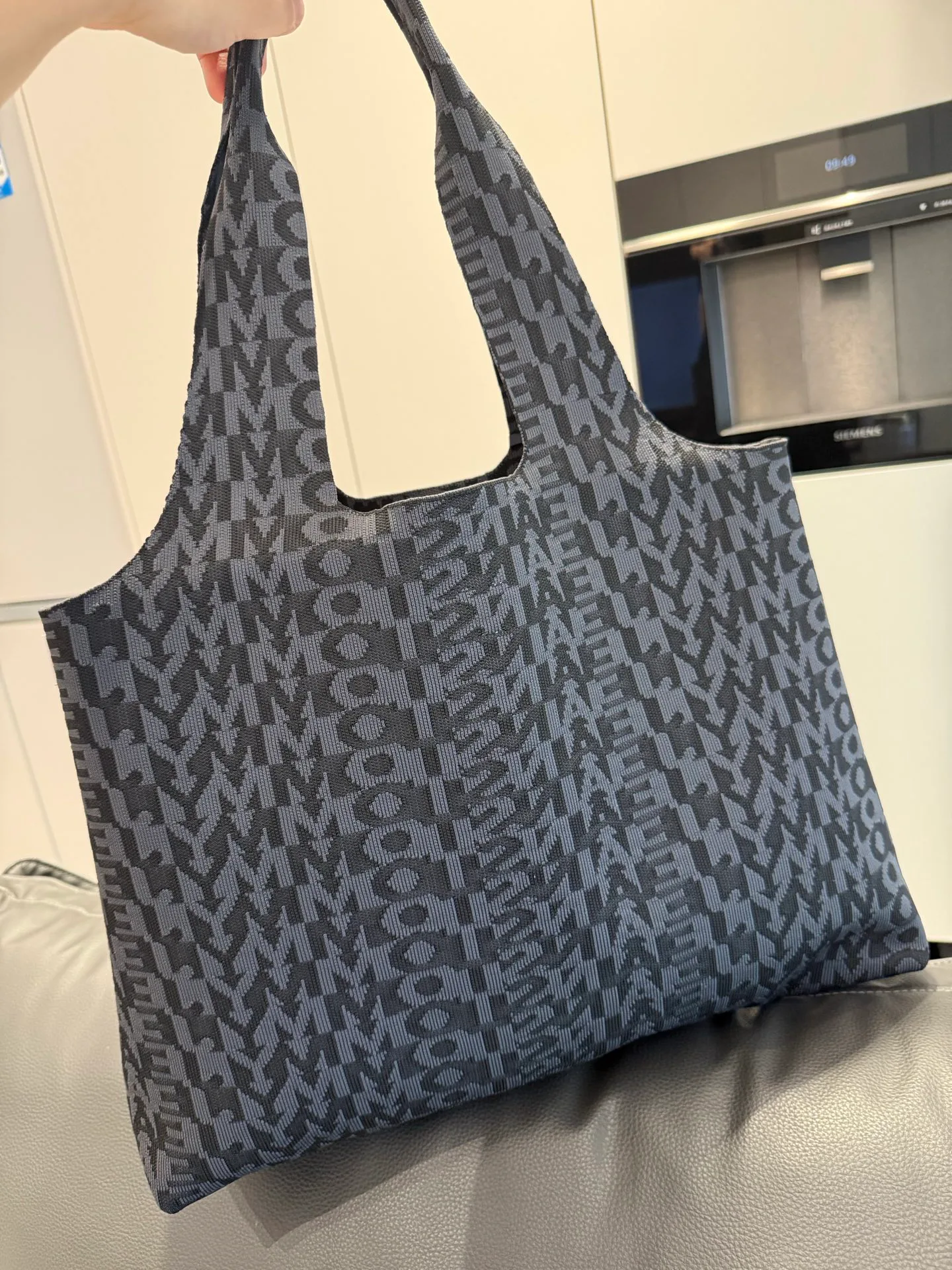 Women's Classic Handbags TOMMY HILFIGER 17184078
