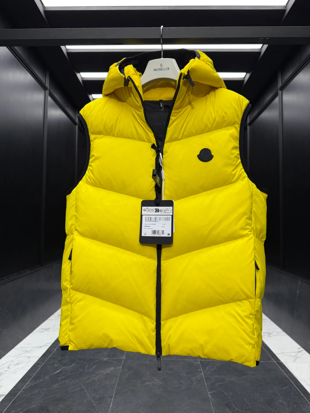 Men's Vests MONCLER 18007722