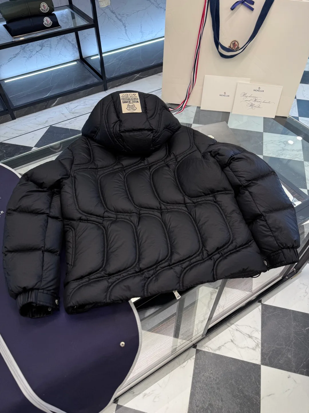 Women's Jackets And Down Jackets MONCLER 18007706