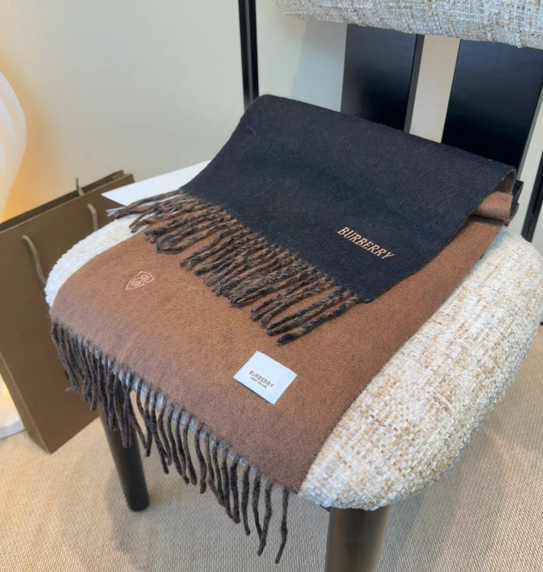 Scarves BURBERRY 18449898