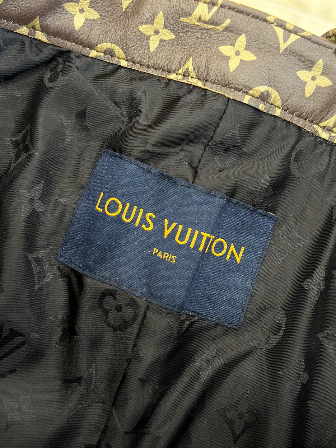 Men's Shorts LOUIS VUITTON 18153368