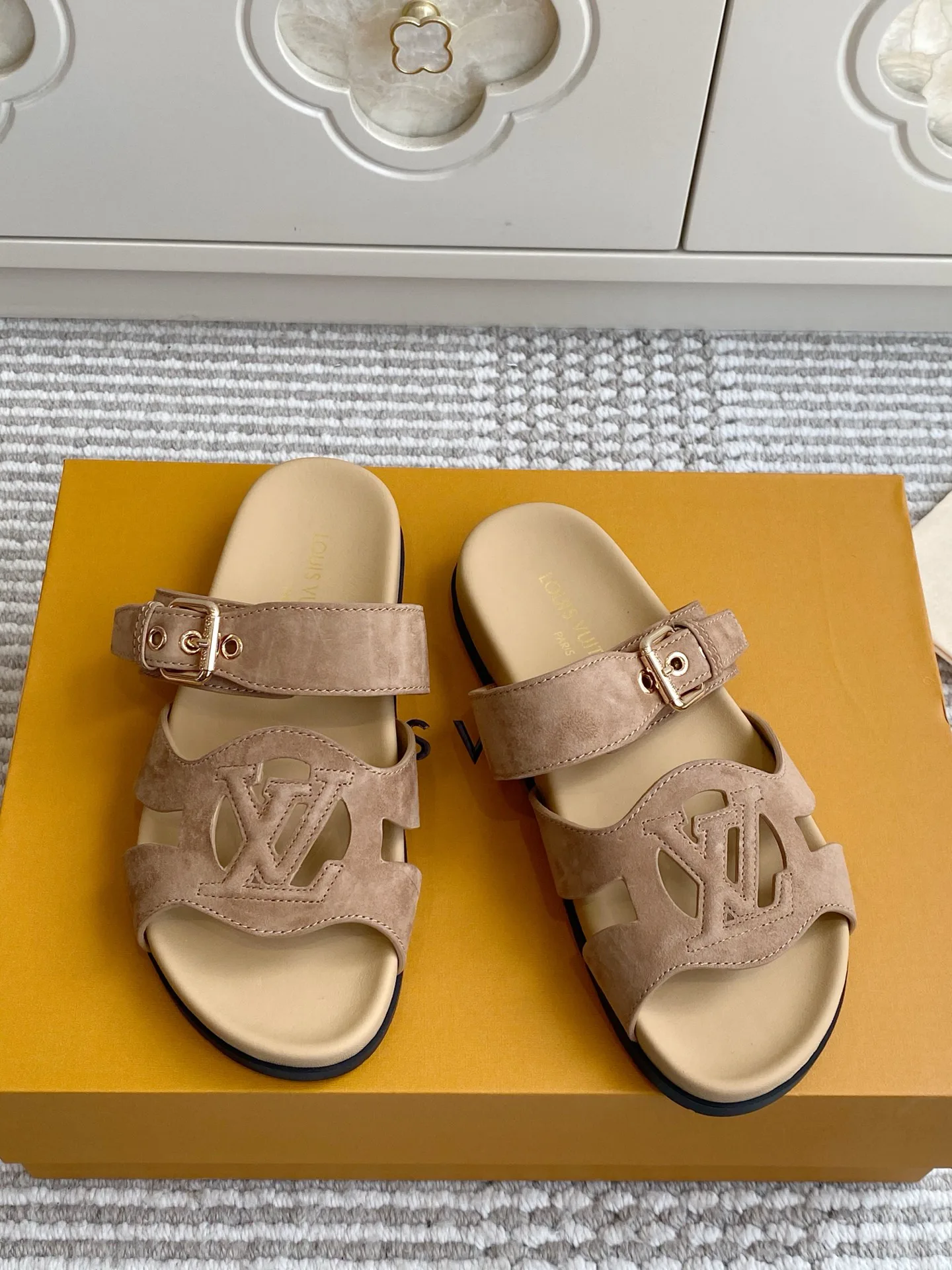 Women's Flip-Flops LOUIS VUITTON 17572154