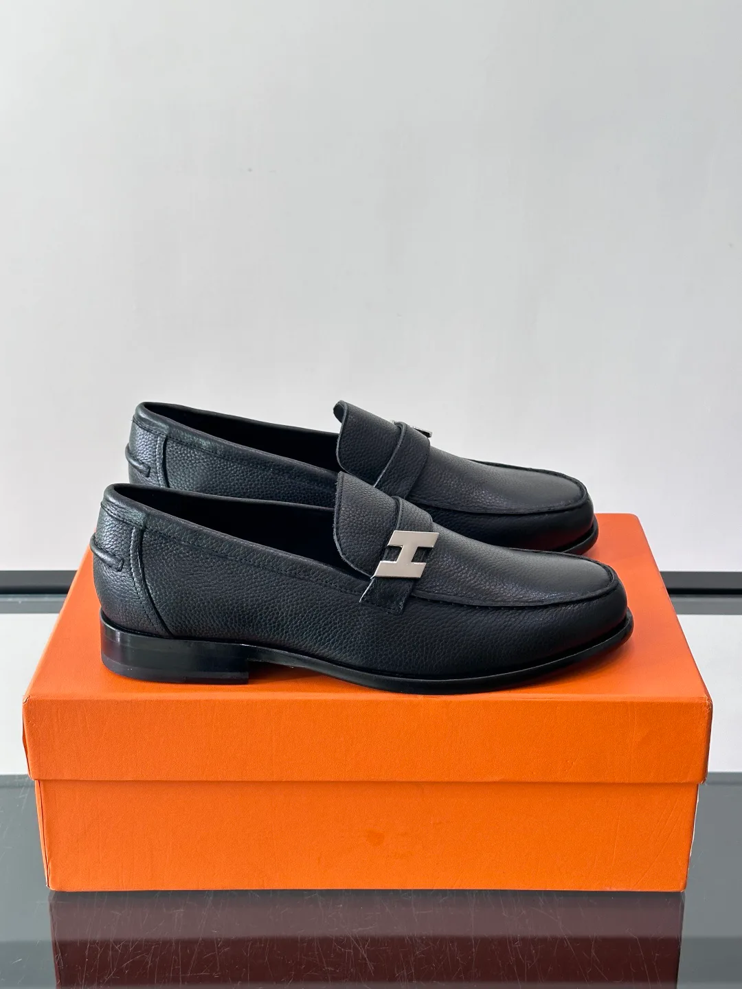 Men's Loafers And Dress Shoes HERMES 18102861