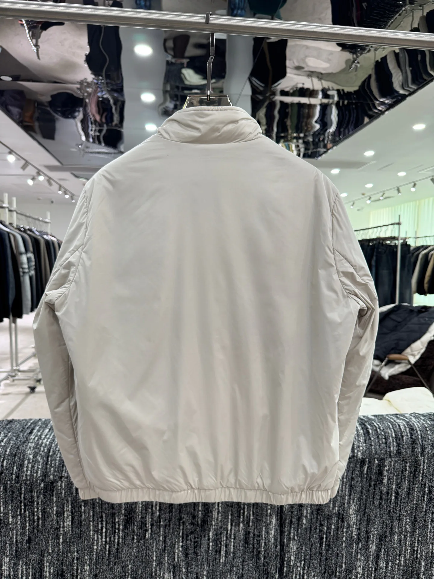 Men's Jackets And Down Jackets MONCLER 18084257