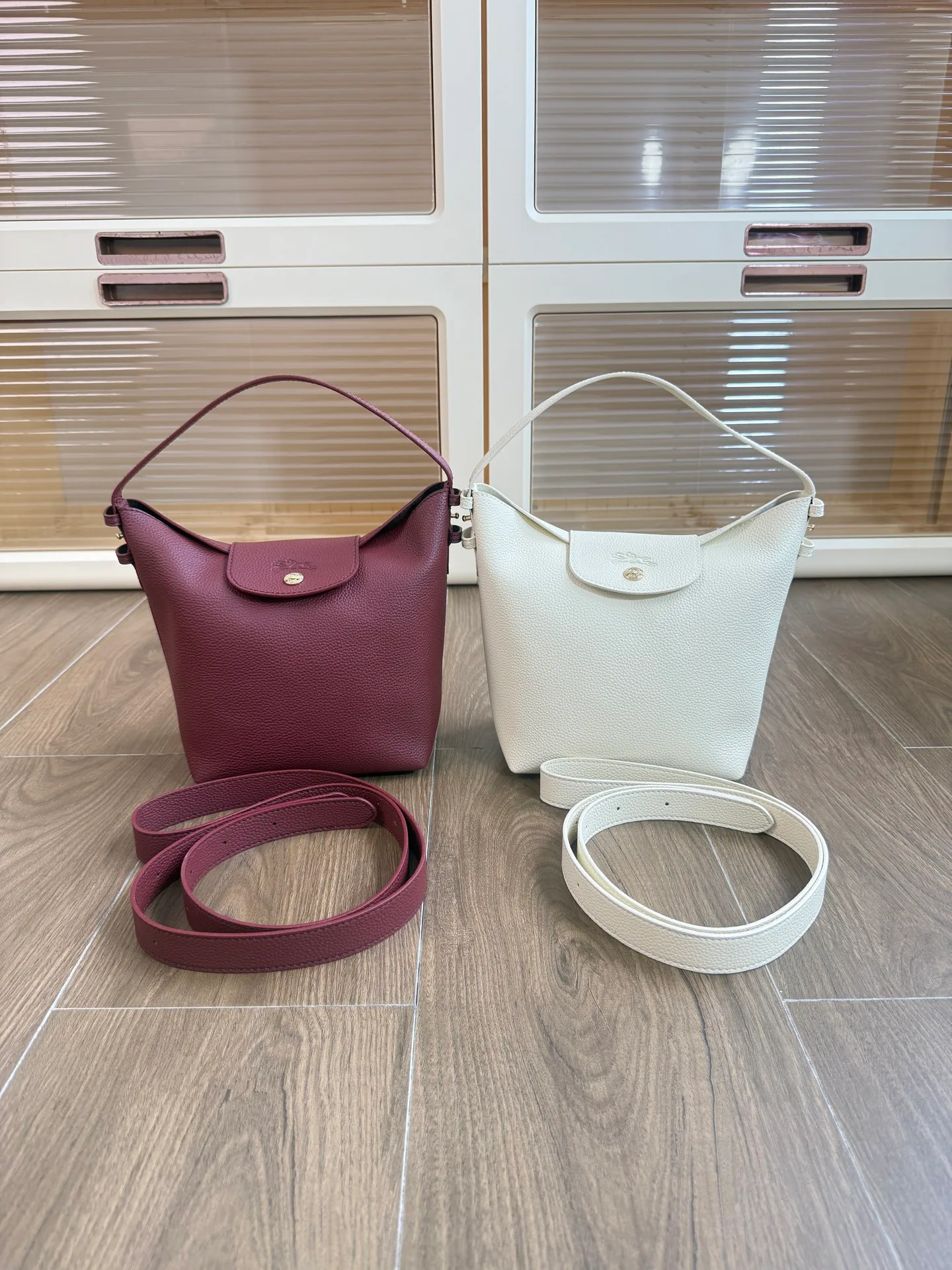 Women's Classic Handbags LONGCHAMP 18365008