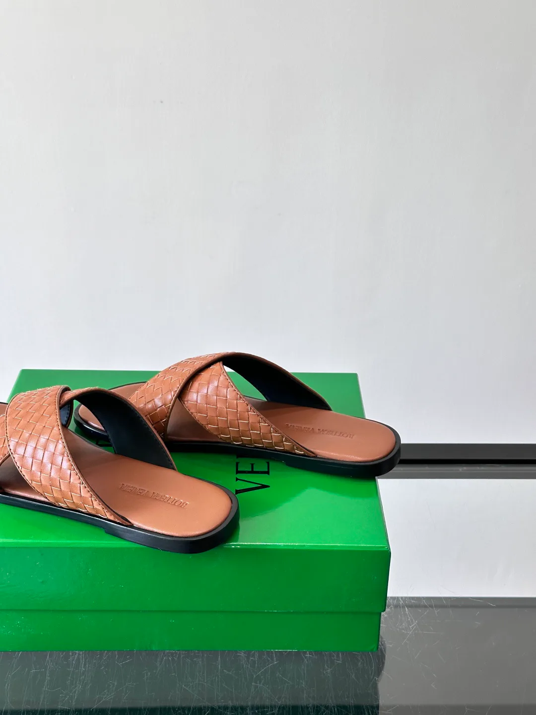 Men's Flip-Flops BOTTEGA VENETA 17831639