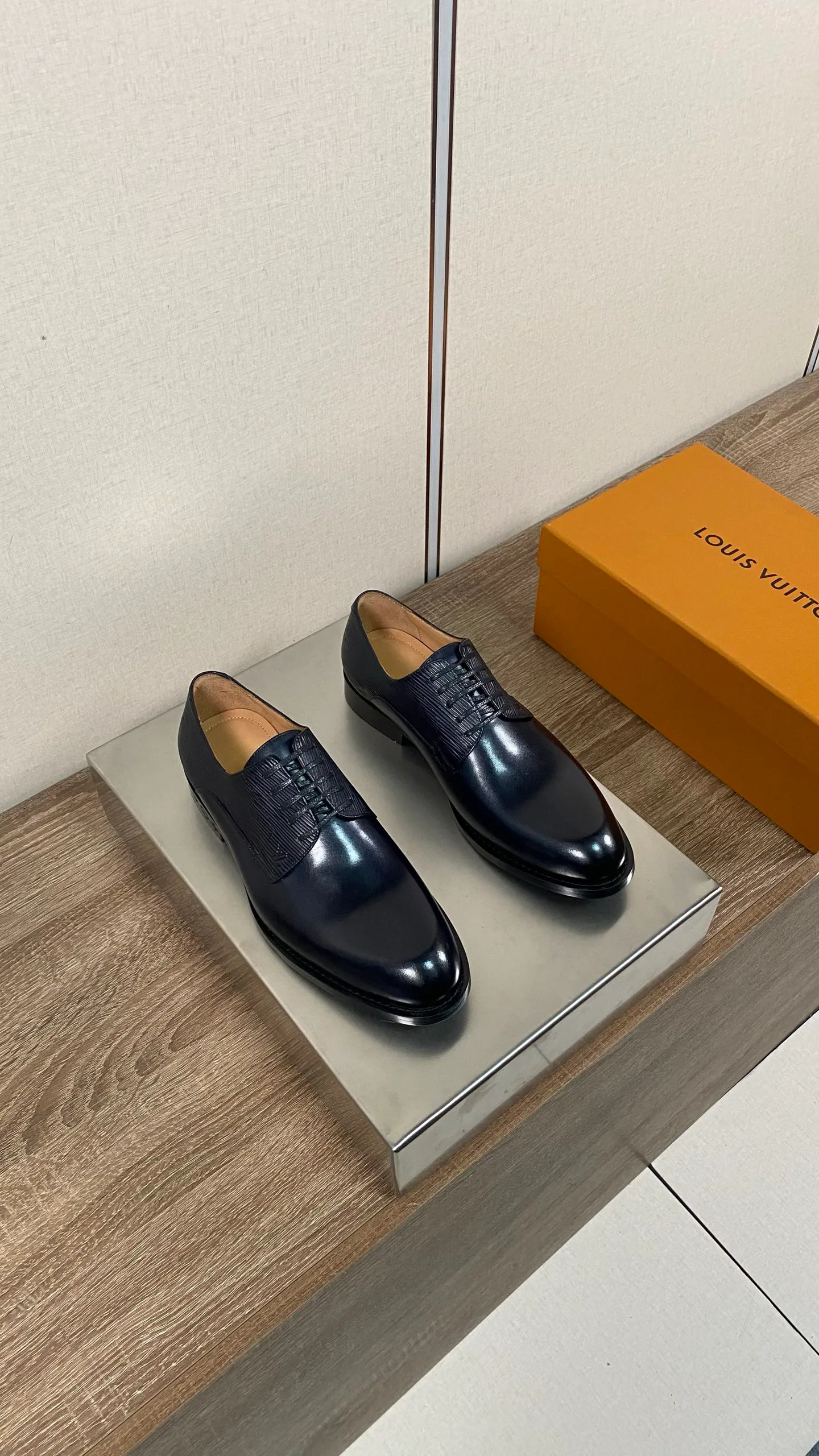 Men's Loafers And Dress Shoes LOUIS VUITTON 18078683
