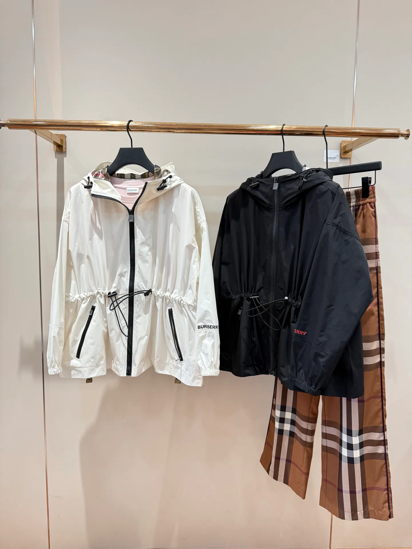 Women's Jackets And Down Jackets BURBERRY 17889944
