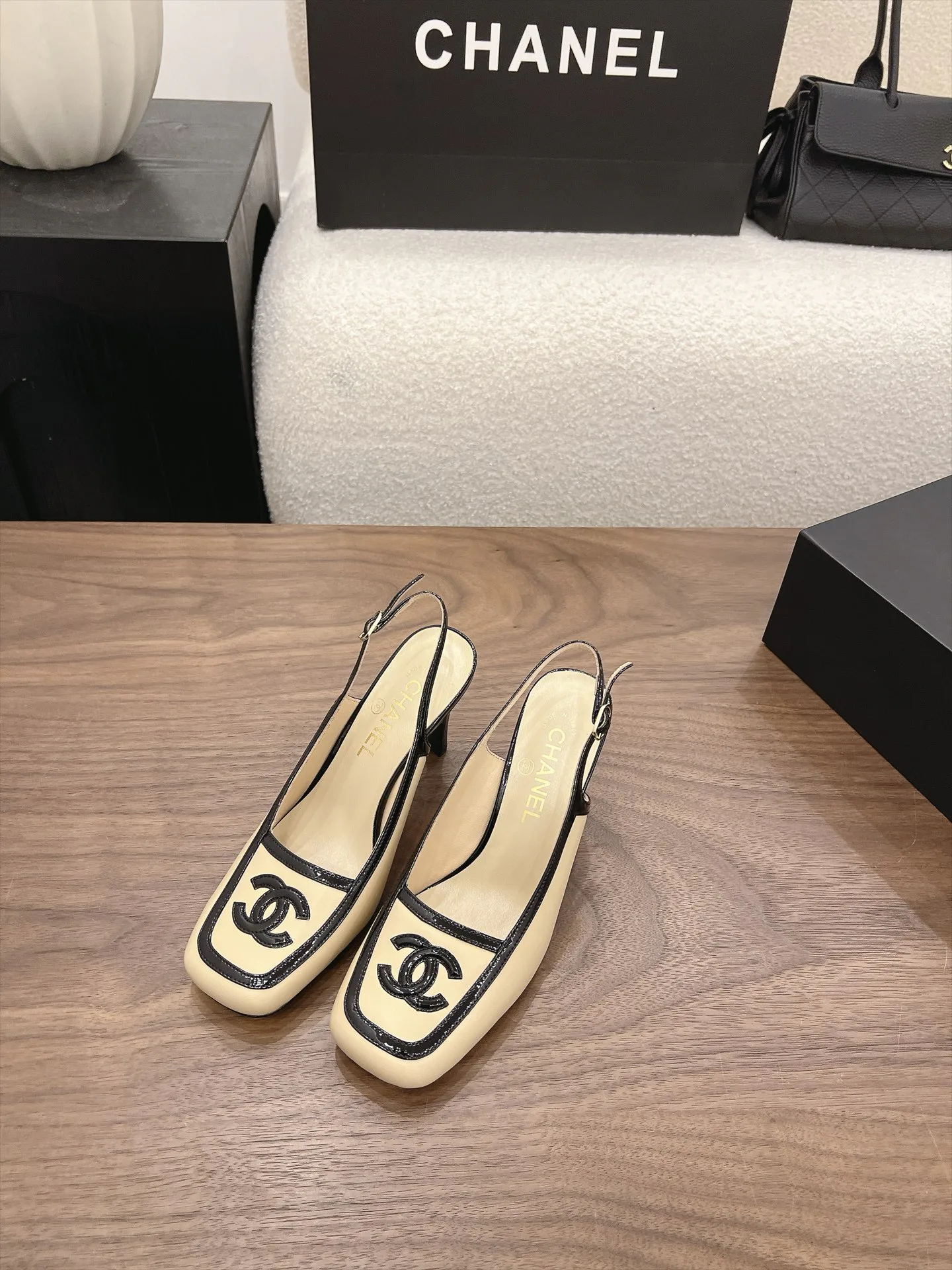 Women's Heels CHANEL 17815426