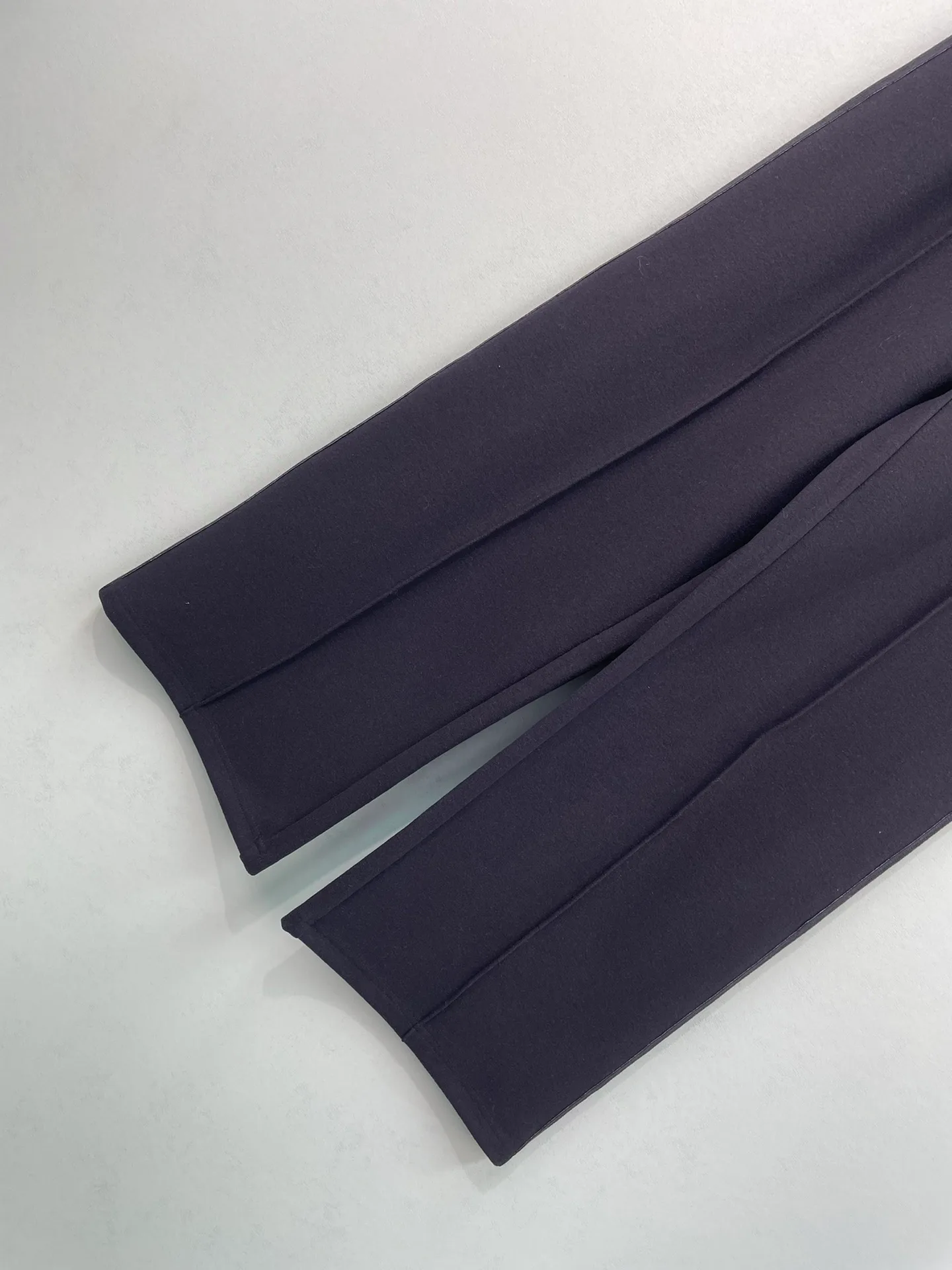 Women's Trousers PRADA 18151359