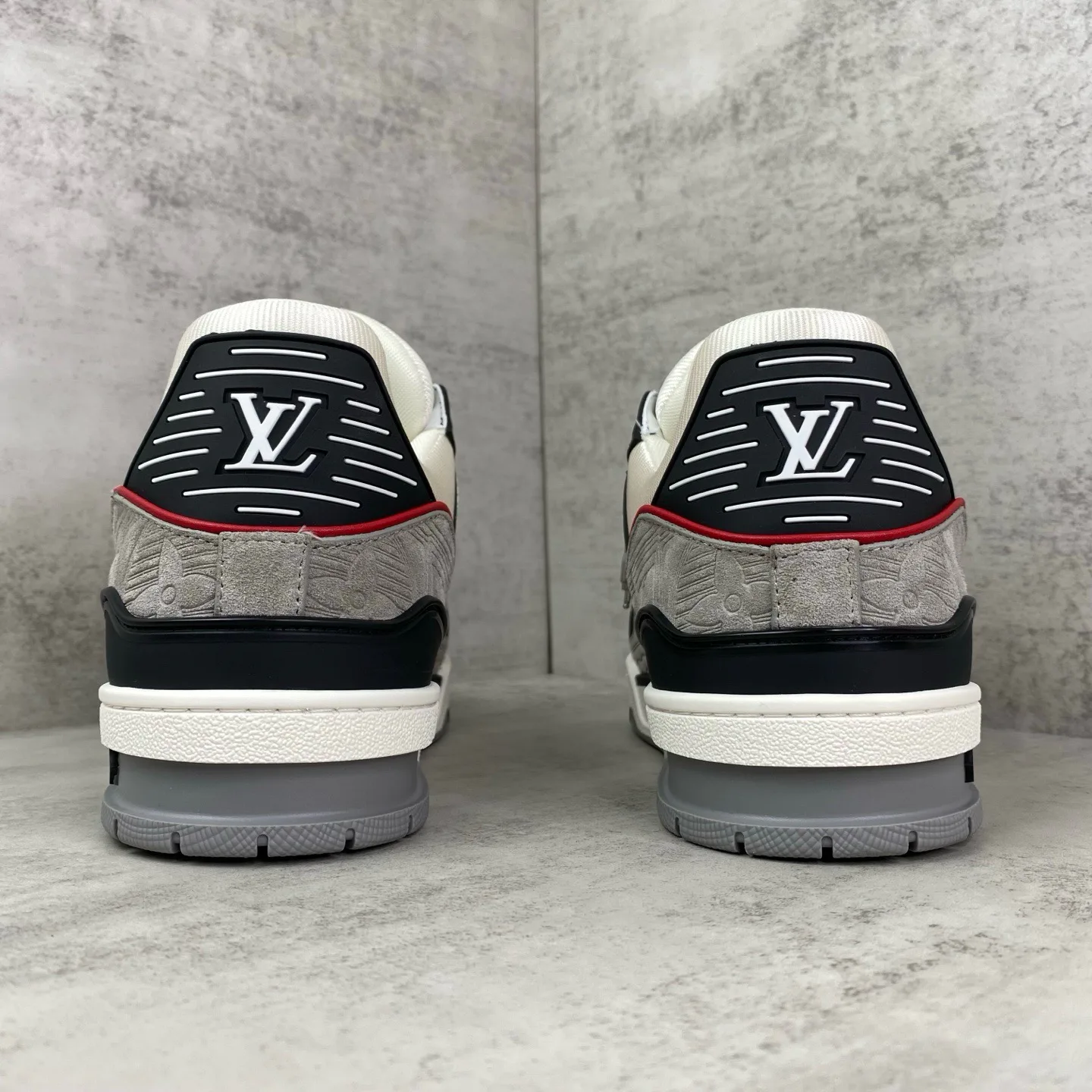 Women's Sneakers LOUIS VUITTON 17961753