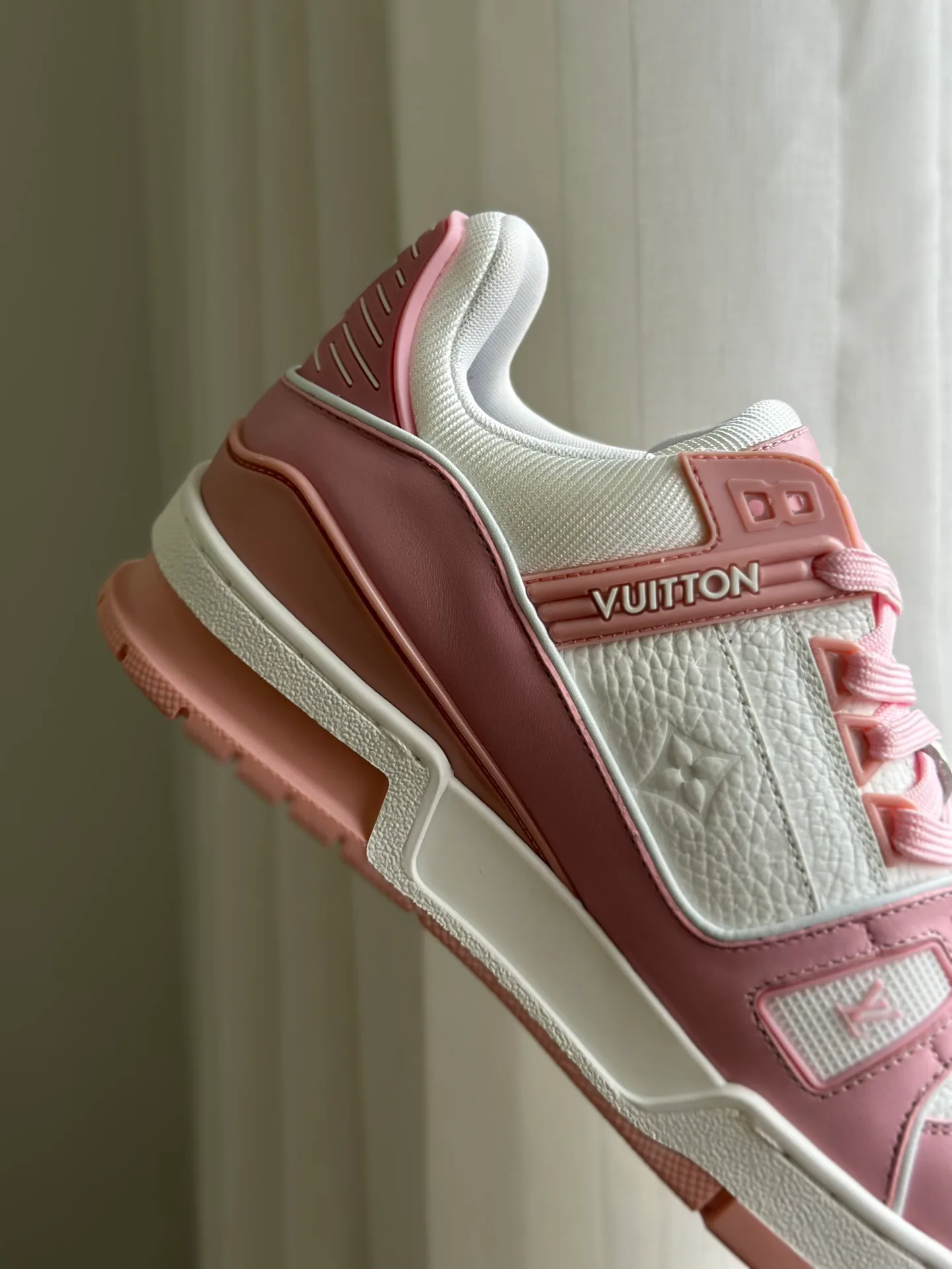 Women's Sneakers LOUIS VUITTON 18014118