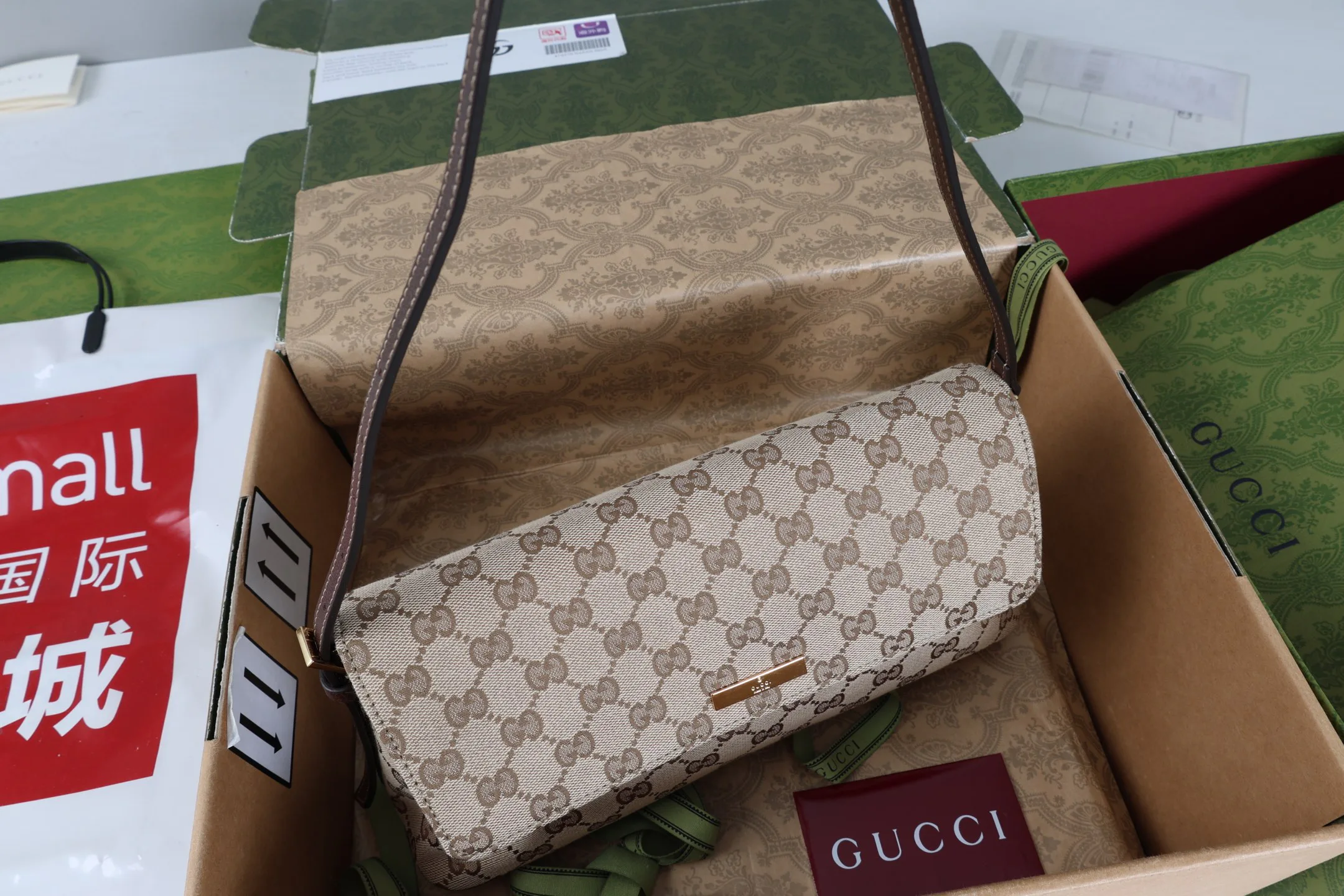 Women's Classic Handbags GUCCI 18065239