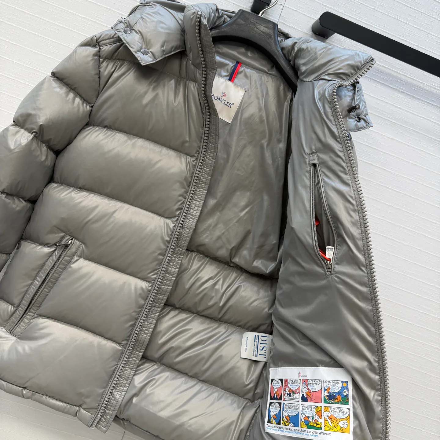 Women's Jackets And Down Jackets MONCLER 18184279